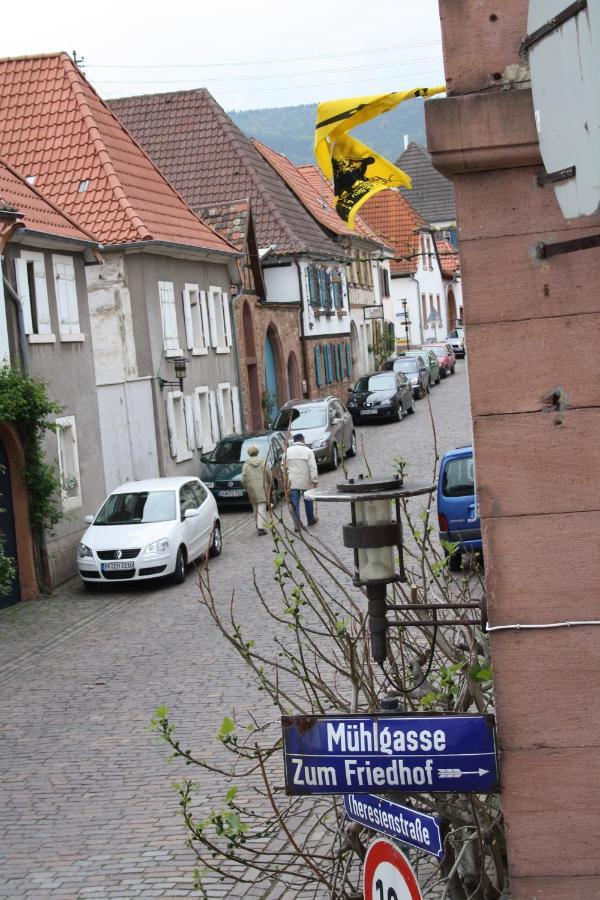 Zum Weinsticher, Weingut Anlag/Nichterlein Rhodt unter Rietburg Exterior foto